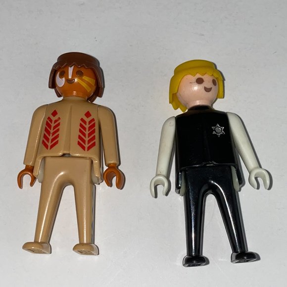 Vtg Geobra 1974 Native American Indian Feathers Sheriff Lot of 2 Figure Toys - Picture 3 of 7